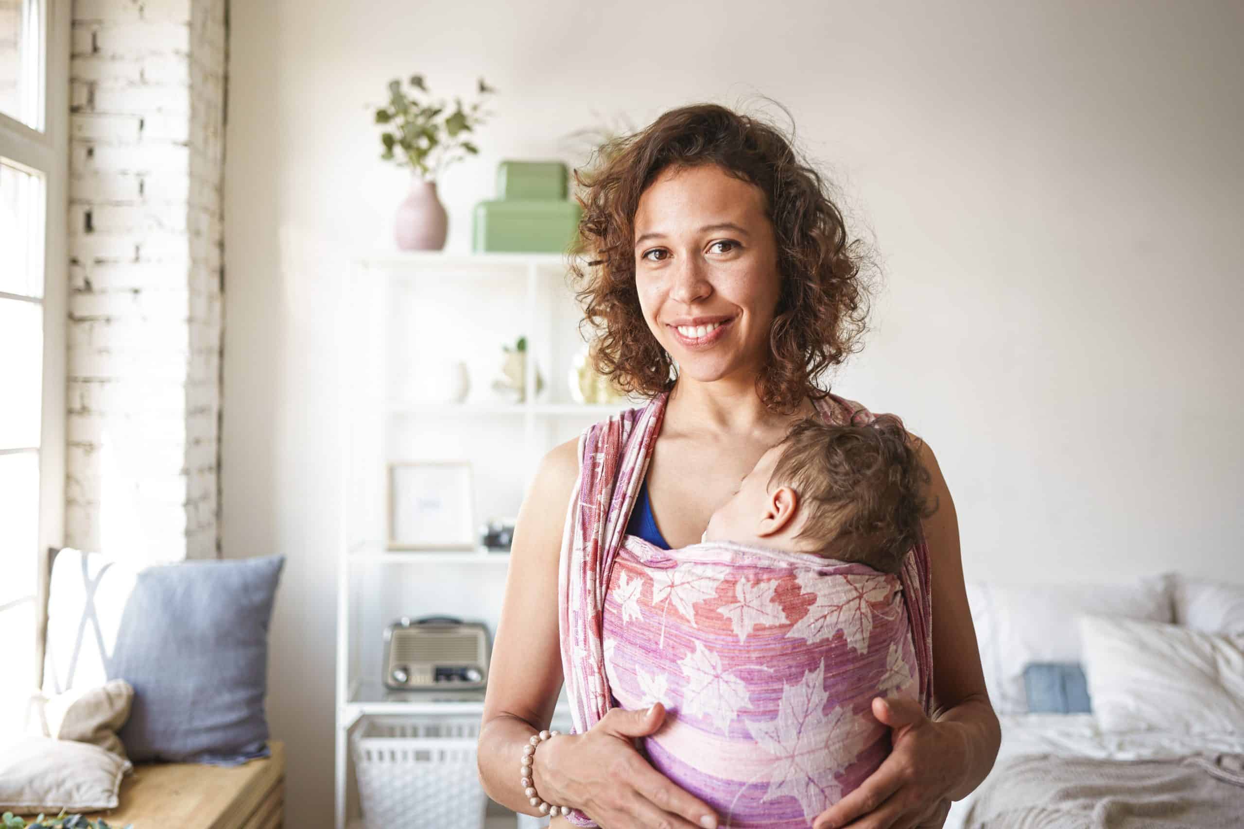 10 Benefits of Babywearing